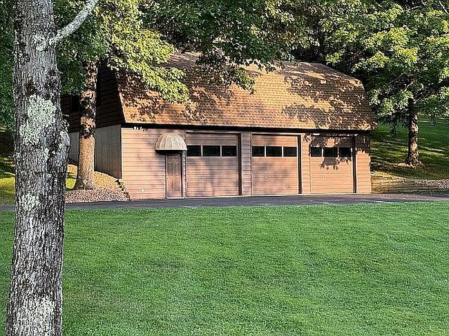 Photo of 22 Tannen Dr, Pleasant Valley, NY