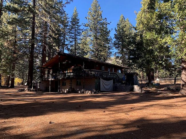 Photo of 606 Diamond Valley Rd, Markleeville, CA