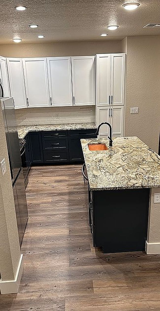Image of 1216 Canyon Lake Dr