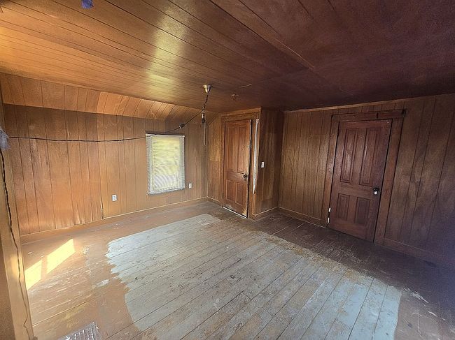 Image of 109 N Roads St