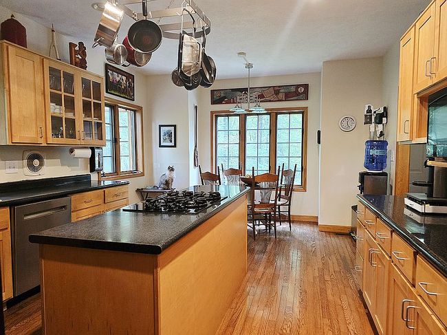Photo of 1855 Pleasant Woods Cir, Carbondale, IL