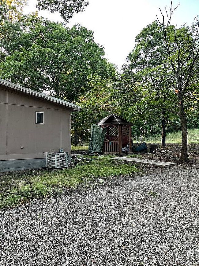 Photo of 302 E Ginardi St, Frontenac, KS