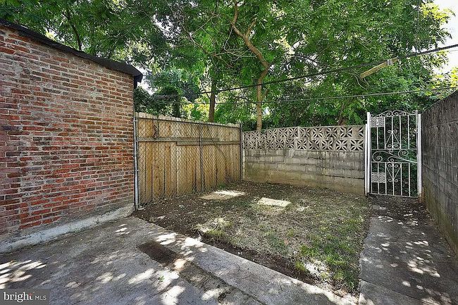 Photo of 2253 N Sydenham St, Philadelphia, PA