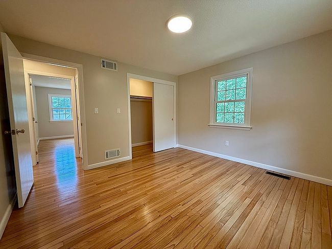 Photo of 2 Regina Rd, Portsmouth, NH