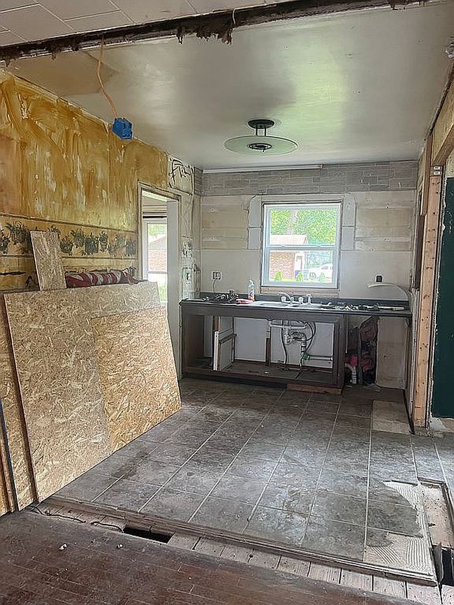 Photo of 433 Johnson Rd, Michigan City, IN