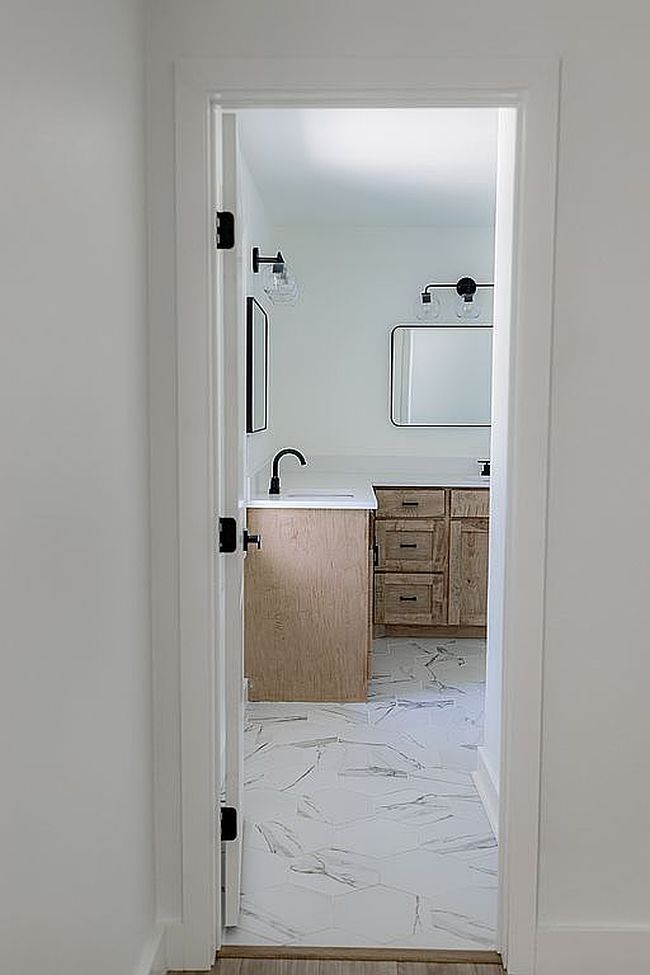 Image of 1062 Binns Dr