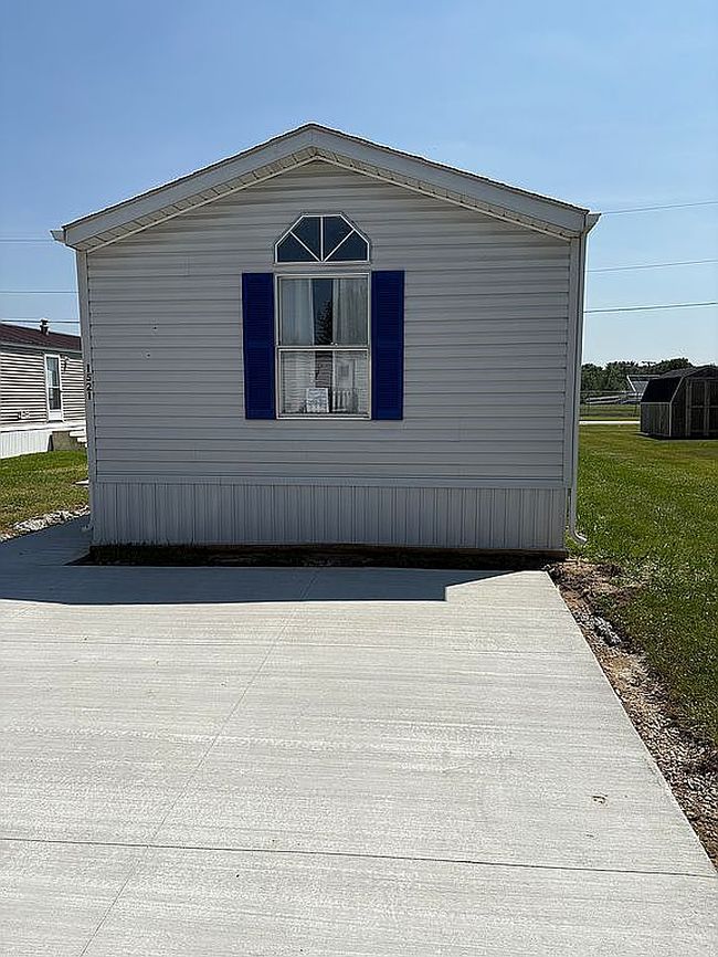 Photo of 415 N Elkhart St #46, Wakarusa, IN