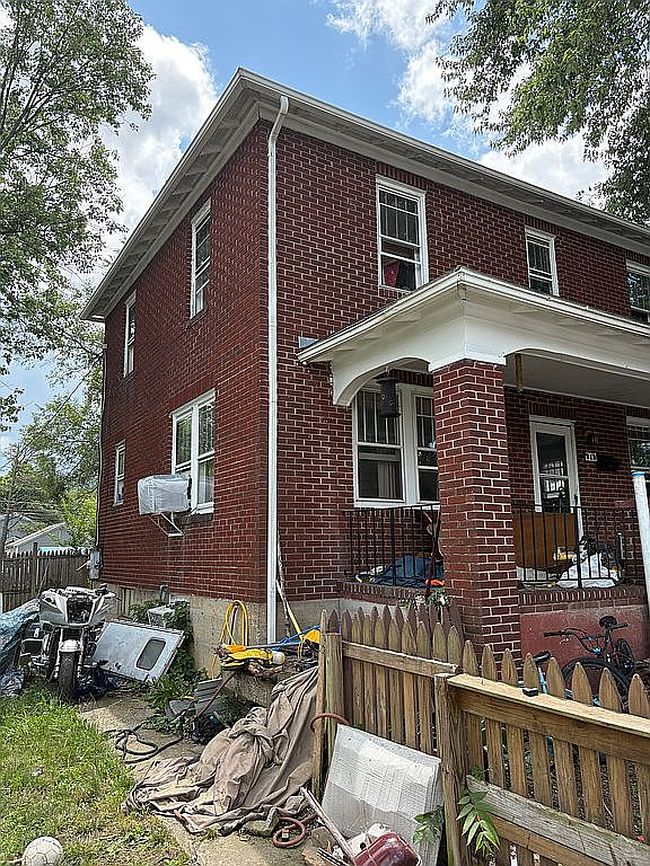 Photo of 318 Market Ave, Waynesboro, VA