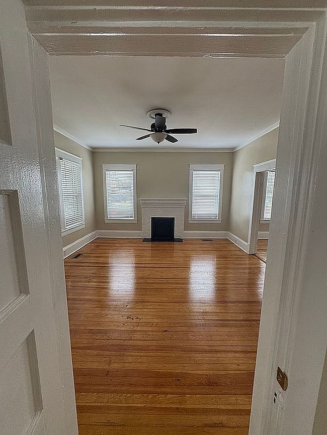 Image of 3902 W Wilson St