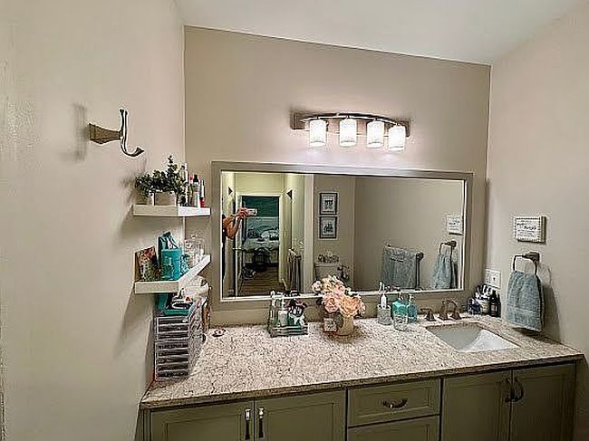 Image of 1064 Highland Dr