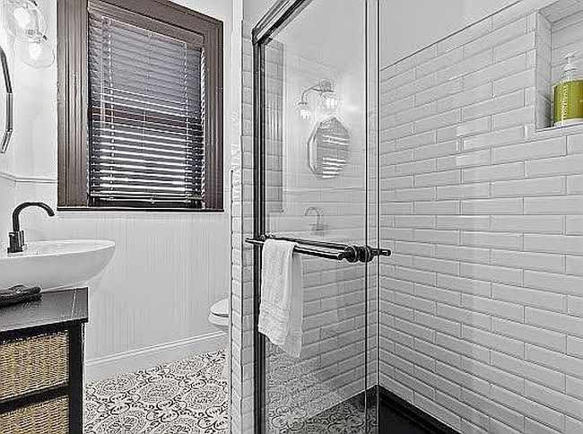 Image of 2538 Holmes St