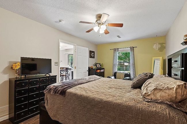 Image of 1708 S Charleston Cir