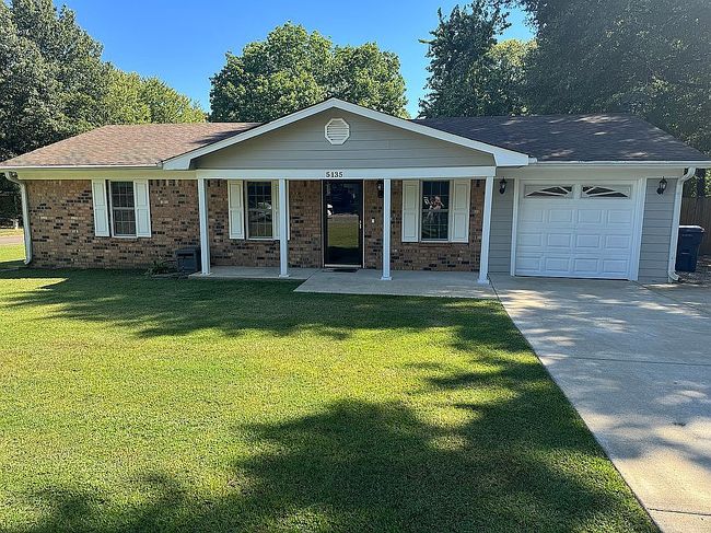 Photo of 5135 Woody Dr