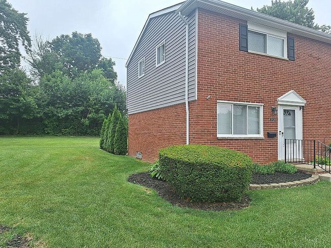 Photo of 2526 Patrick Henry St, Auburn Hills, MI