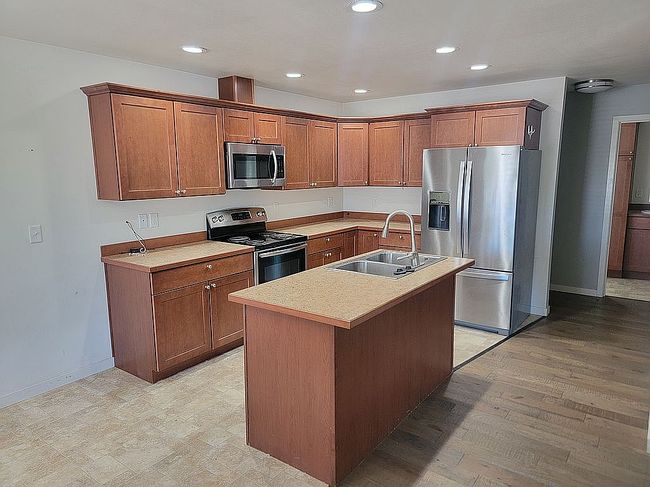 Additional photo 1 of property located at 1519 Springwater Ave