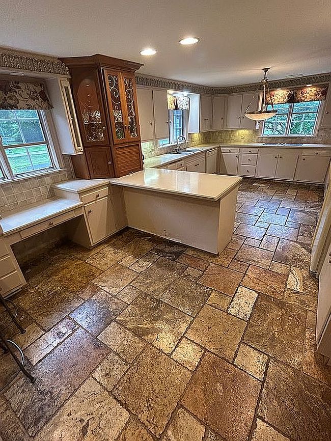 Photo of 4225 Stratford Rd, Youngstown, OH
