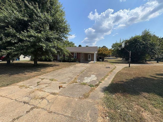 Photo of 814 Garrigan Rd