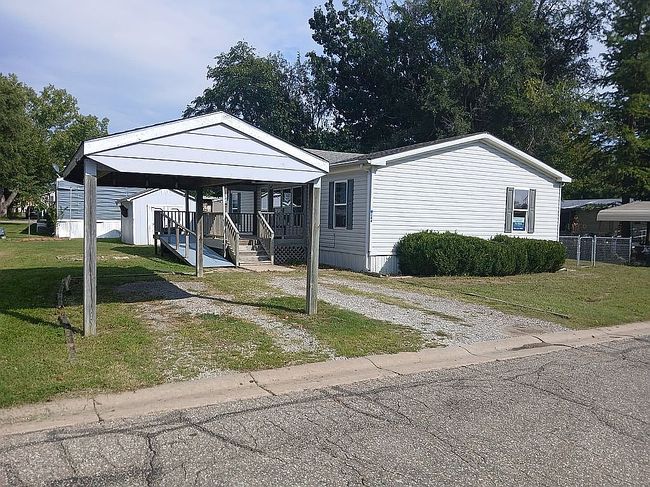 Photo of 224 John Dr