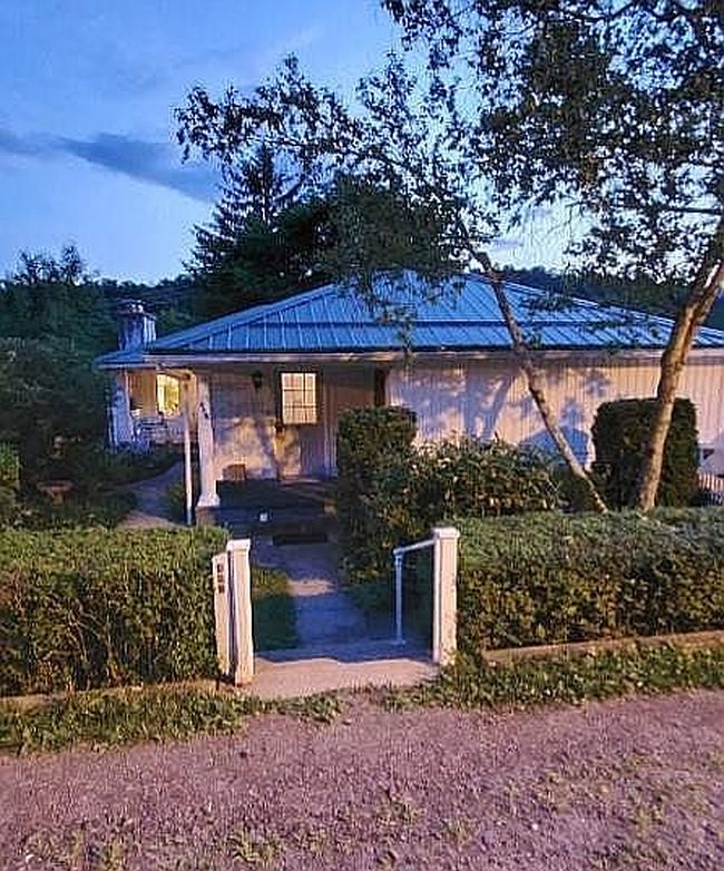 Photo of 402 Millville Rd, Bloomsburg, PA