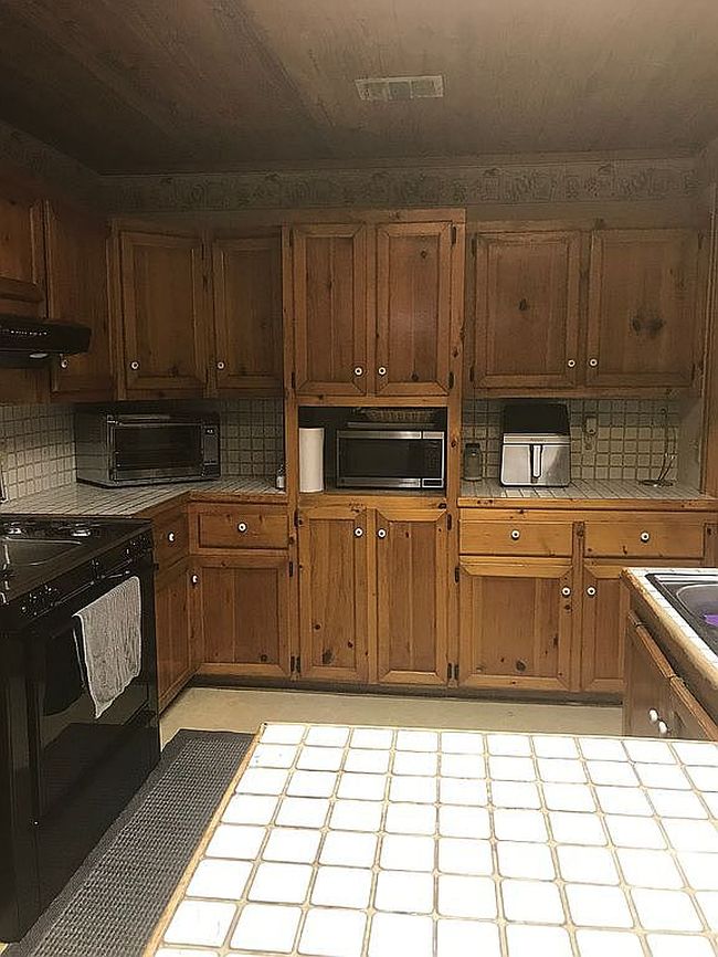 Image of 211 Red River Rd N