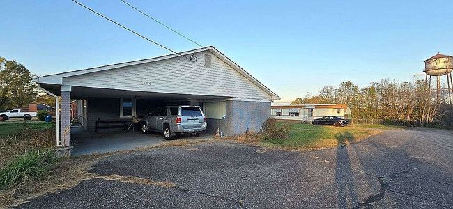 Photo of 103 A Second Ave Ne, Hildebran, NC