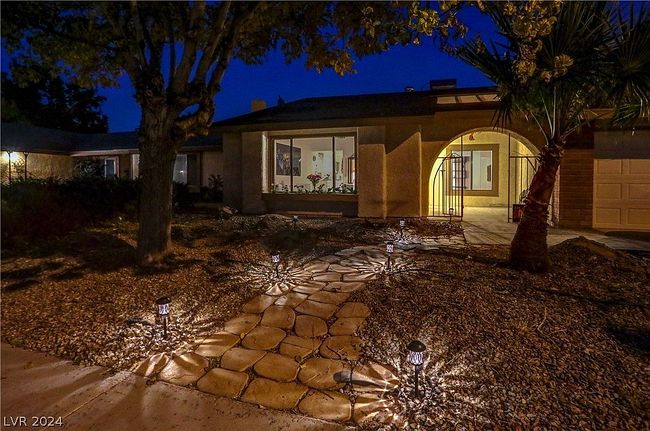 Preview of property located at 3200 Moonflower Dr