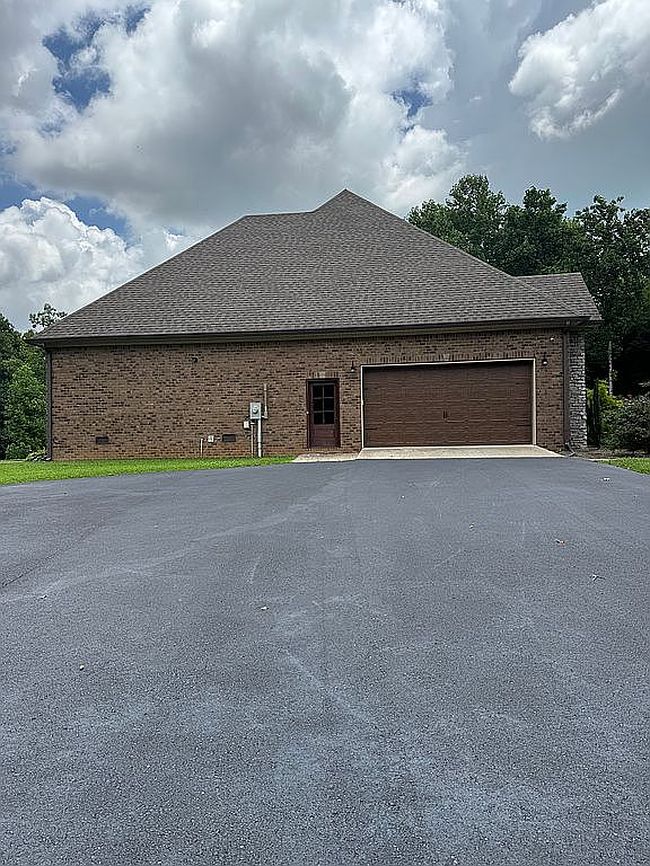 Photo of 8926 Woodburn Allen Springs Rd, Alvaton, KY