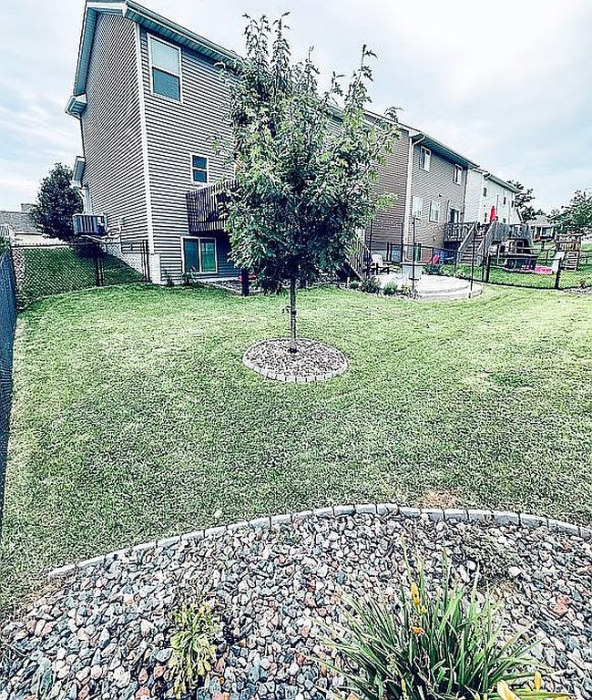 Photo of 109 Aspen Dr, Norwalk, IA