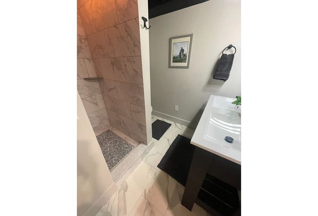 Photo of 266 Howland Ave