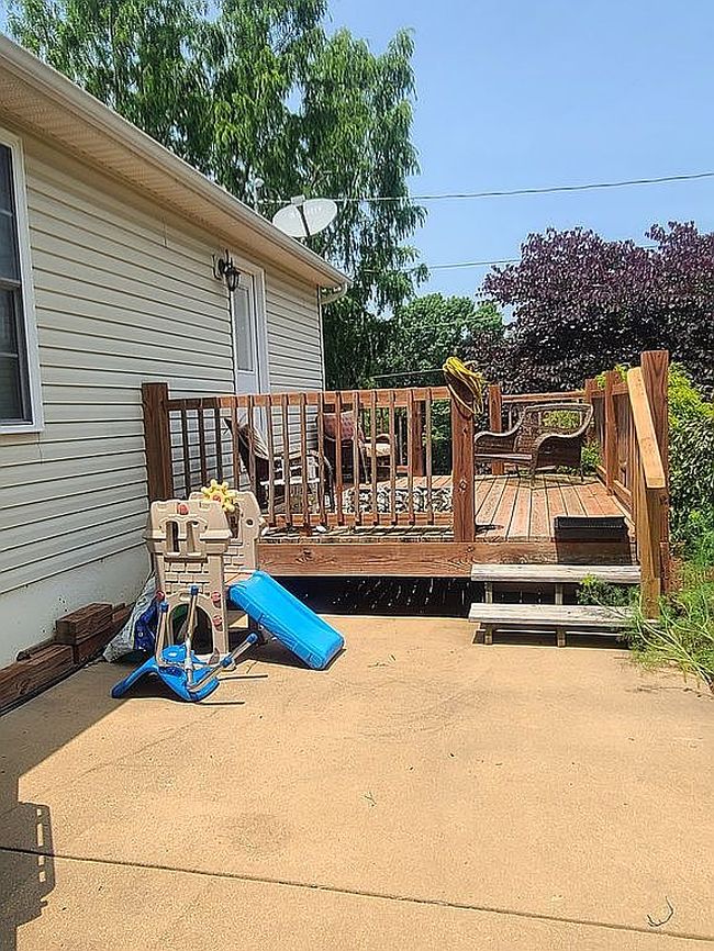 Photo of 205 Bogy St, De Soto, MO