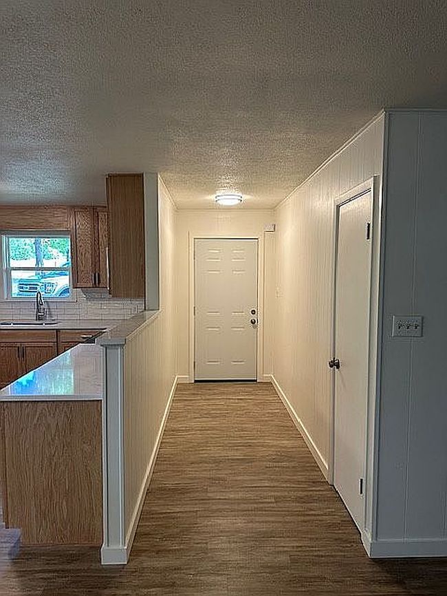 Preview of property located at 585 N Hill St