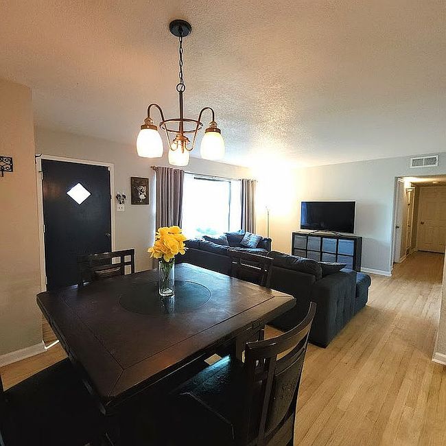 Additional photo 2 of property located at 114 Mountridge Dr