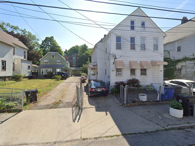 Image of 1929-1931 E 123rd St #3