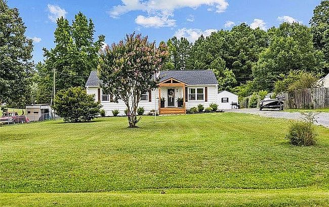 Image of 21116 Leonard Dr