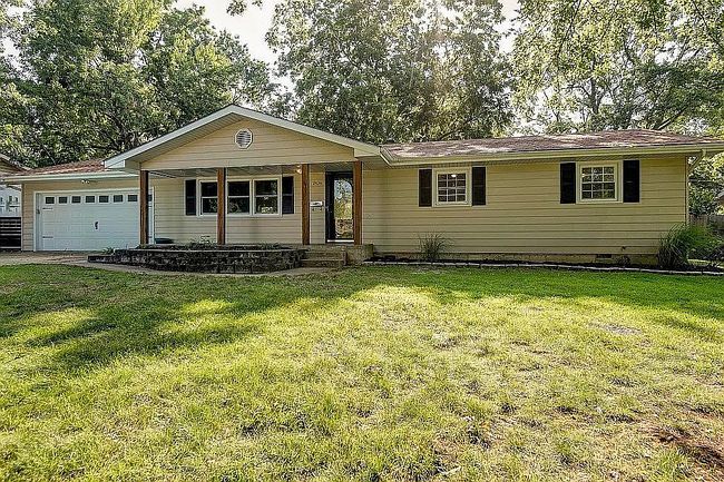 Image of 2434 S Barcliff Ave