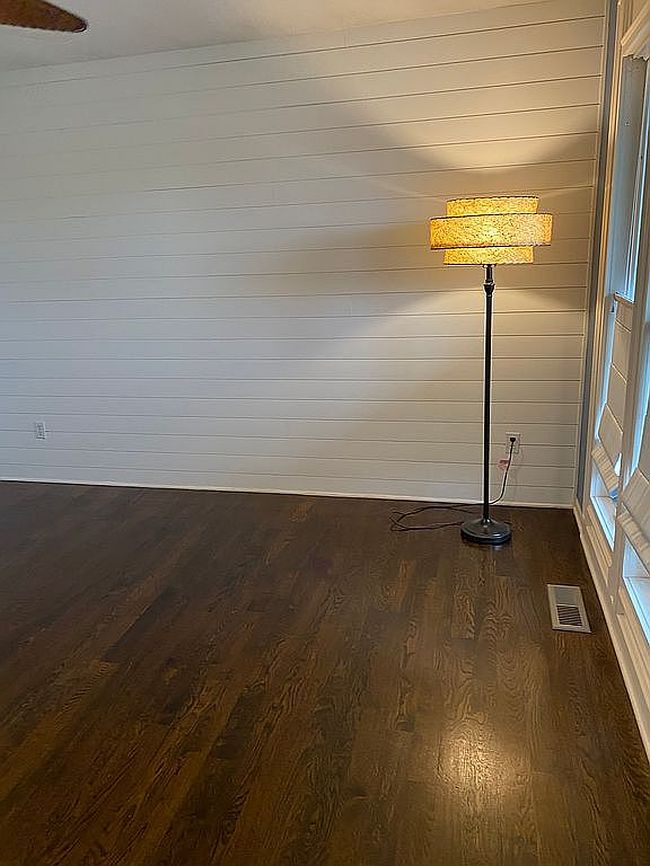 Photo of 140 Nw North Shore Dr, Lake Waukomis, MO