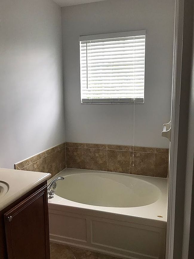 Image of 117 E Royal Palm Cir Apt 103