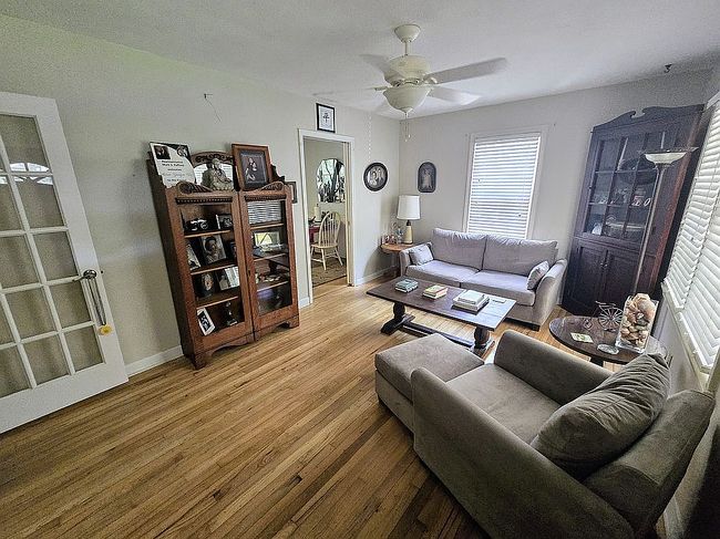 Image of 1111 Carraway St