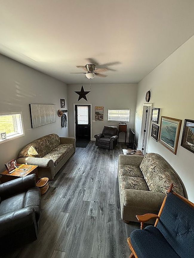 Photo of 752 Hallberg St Sw, Warroad, MN