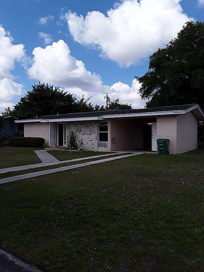 Image of 751 Se Solaz Ave