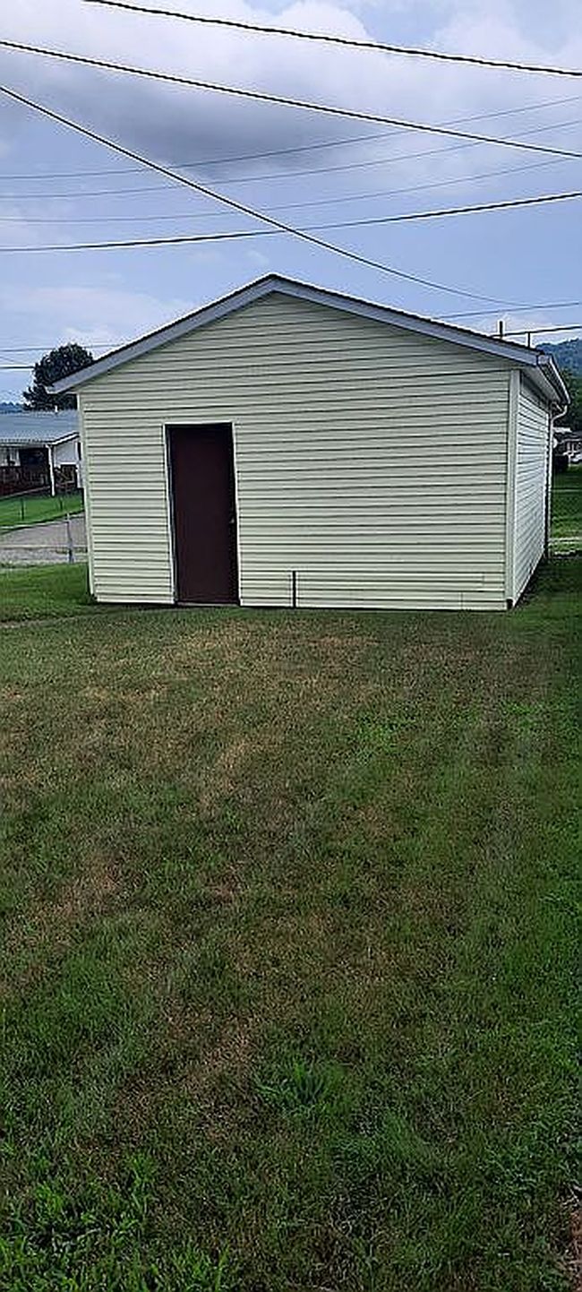 Photo of 1109 9th St, Moundsville, WV