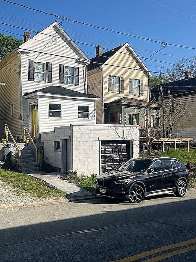 Image of 218 N 4th St