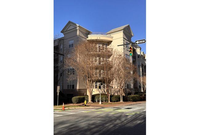 Preview of property located at 405 W 7th St. Apt 505