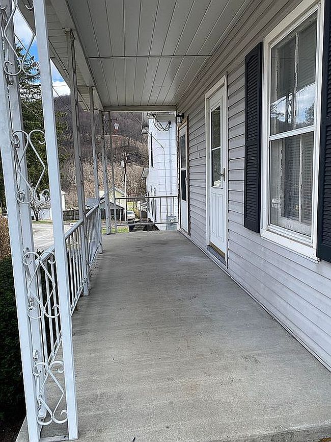 Image of 25708 Clayton St Sw