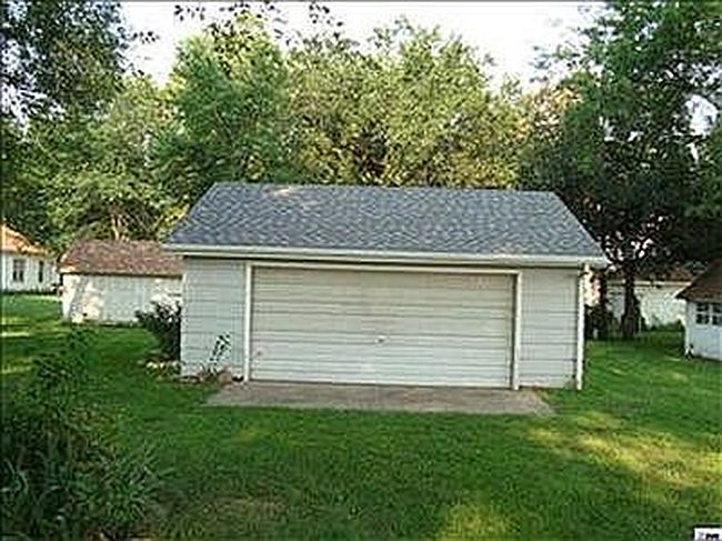 Photo of 611 Pearl St, Rossville, KS