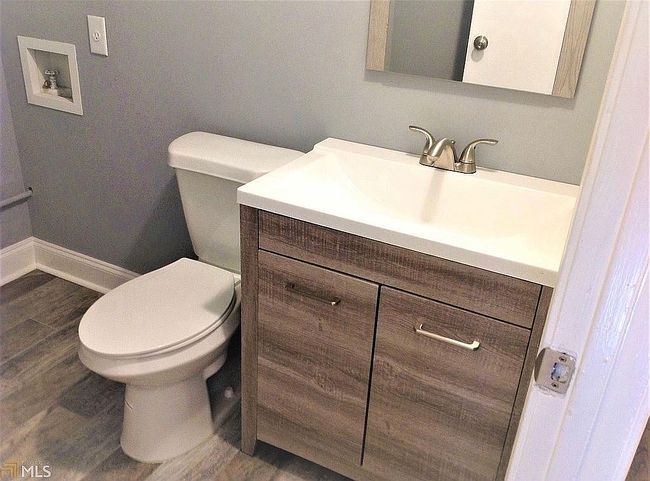 Additional photo 3 of property located at 494 Atwood St Sw