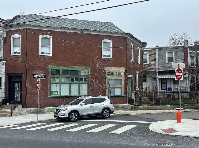 Preview of property located at 427 W Coulter St