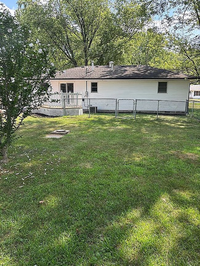 Photo of 466 N Walker St, Braidwood, IL