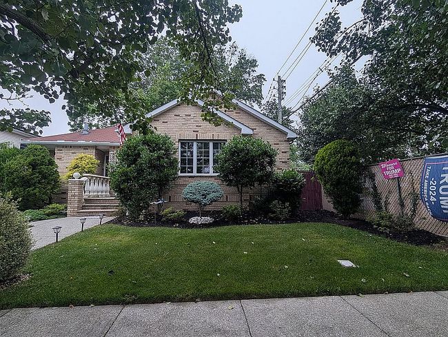 Photo of 155 Bathgate St, Staten Island, NY