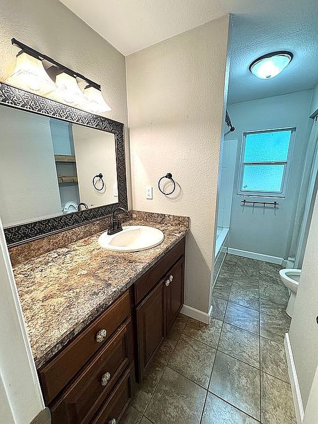 Image of 605 Milray Dr